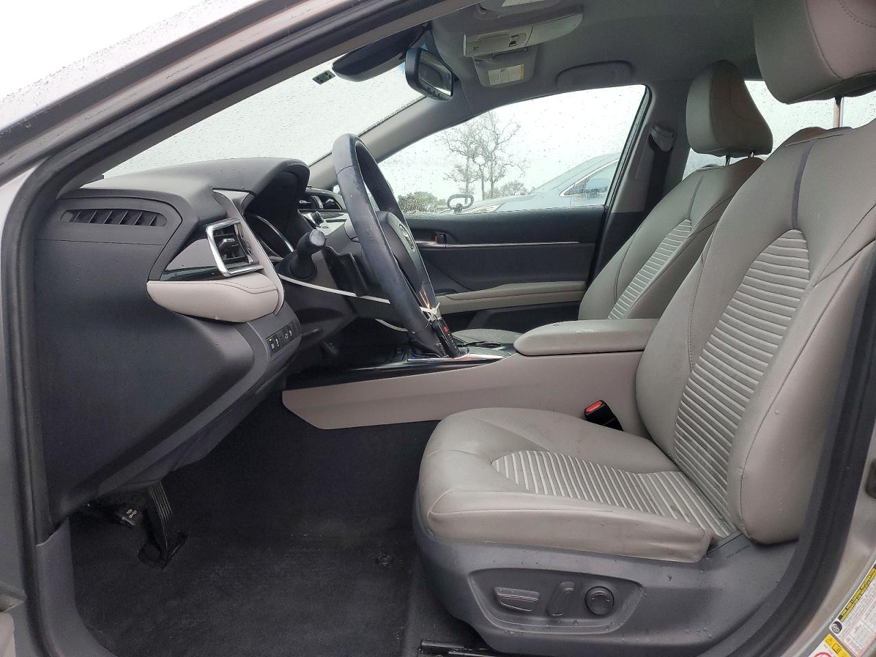 2018 TOYOTA CAMRY L photo 7