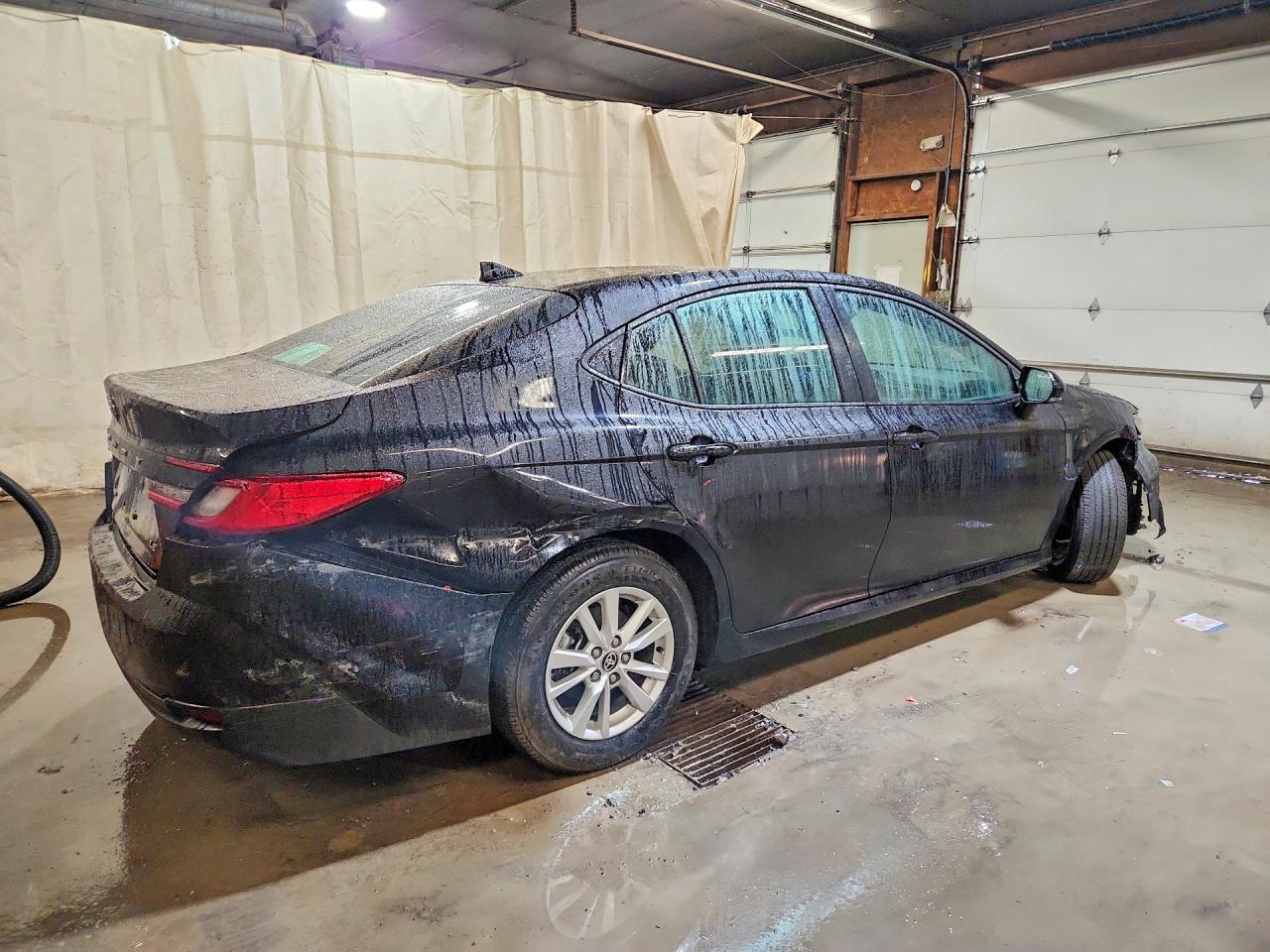2025 TOYOTA CAMRY photo 3