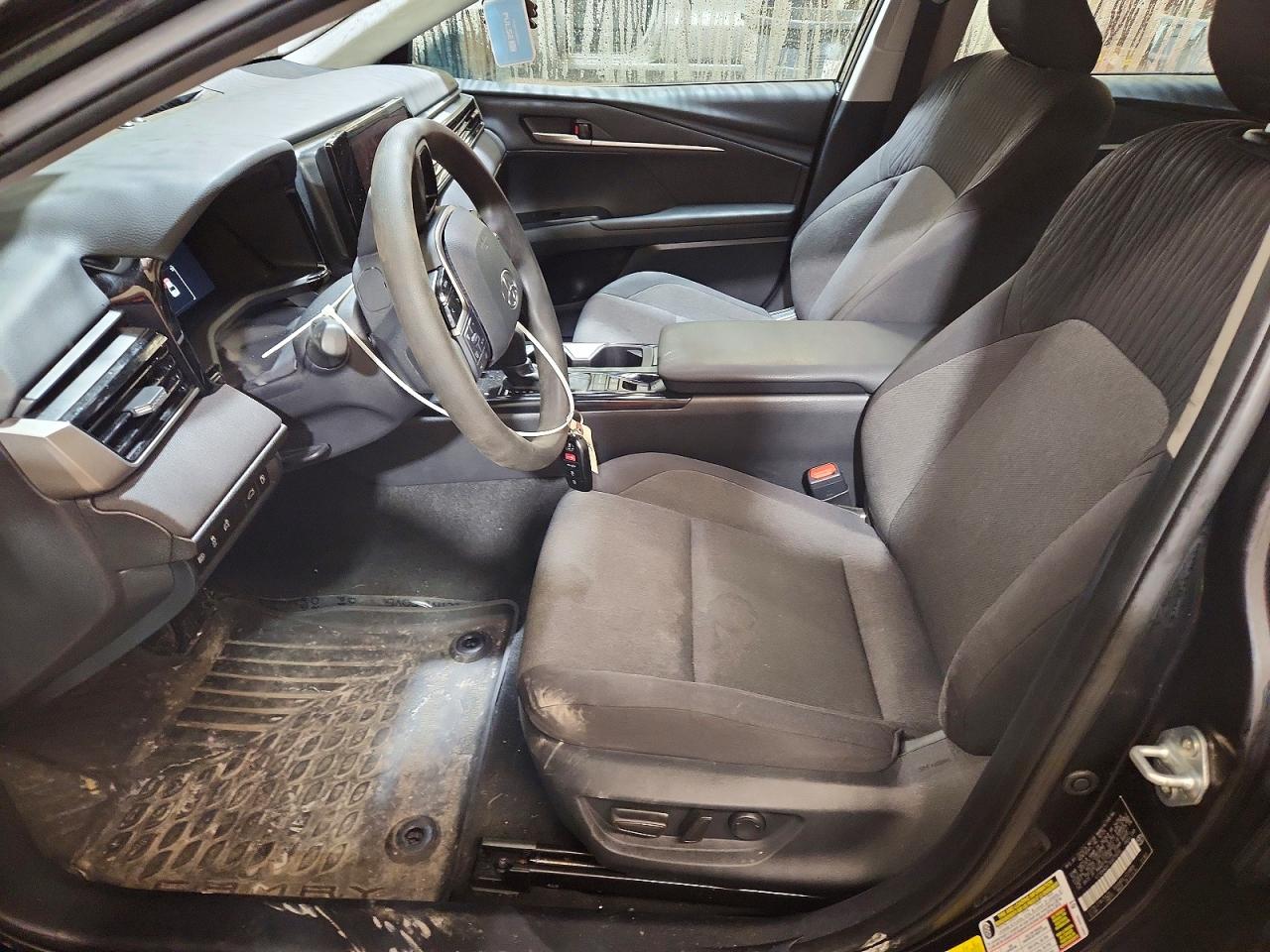 2025 TOYOTA CAMRY photo 7