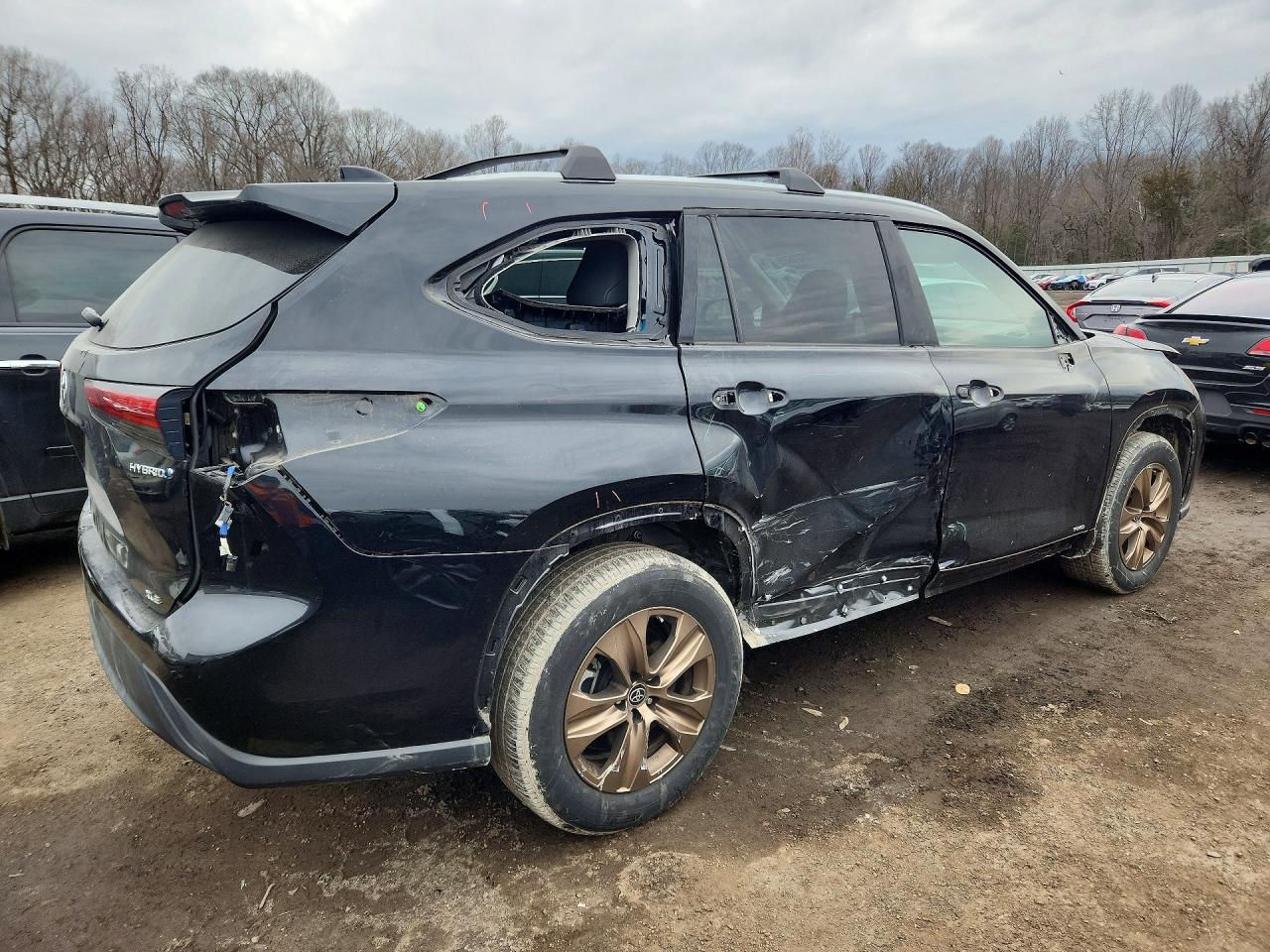 2023 TOYOTA HIGHLANDER HYBRID BRONZE EDITION photo 3