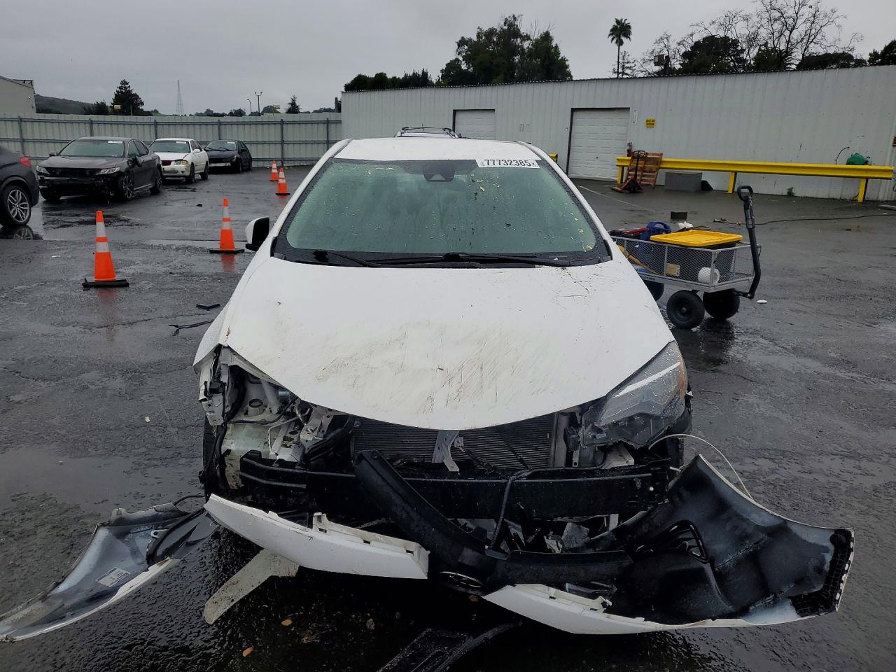 2019 TOYOTA COROLLA LE photo 9