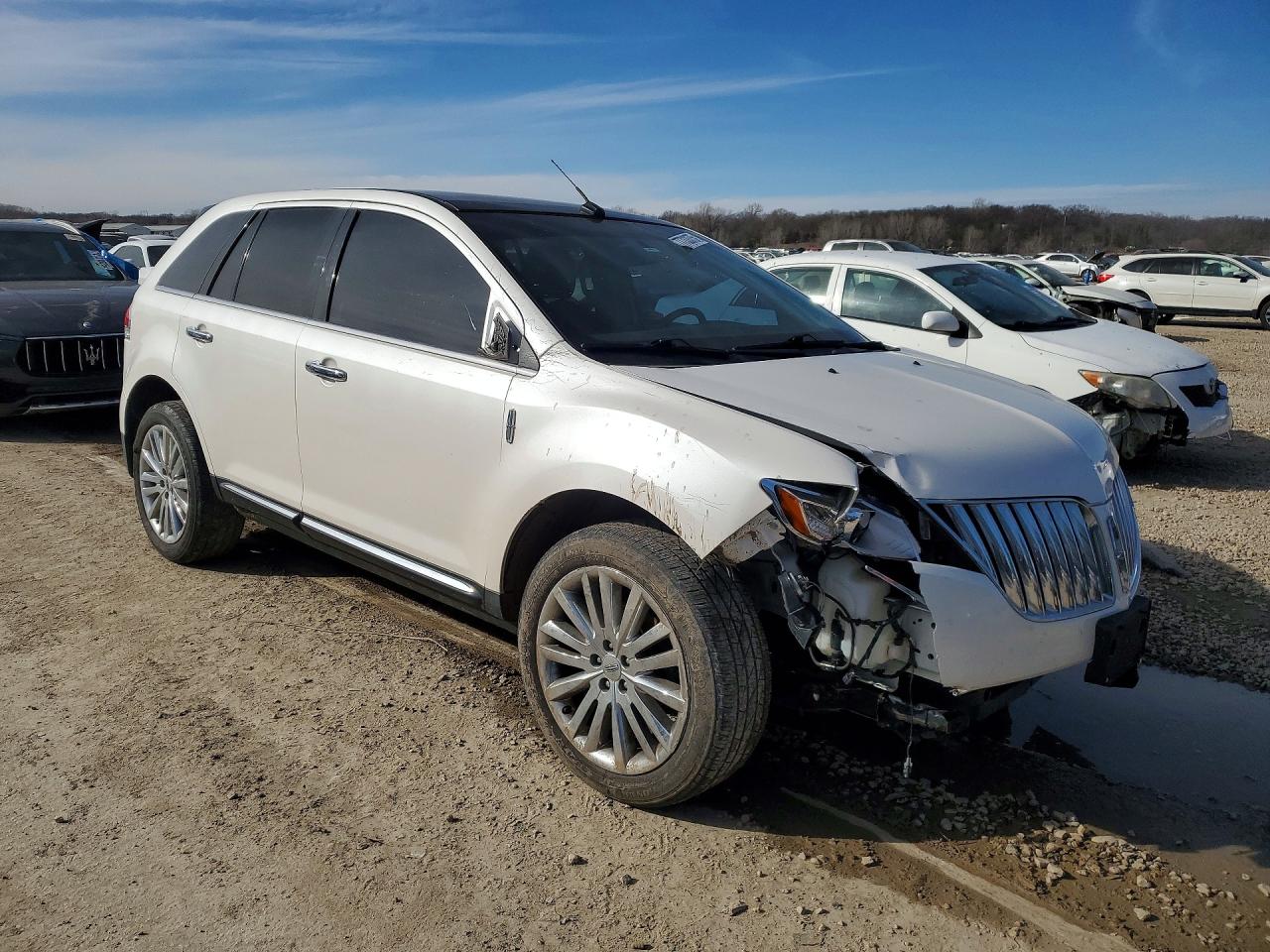 2015 LINCOLN TOWNHOUSE MKX photo 4