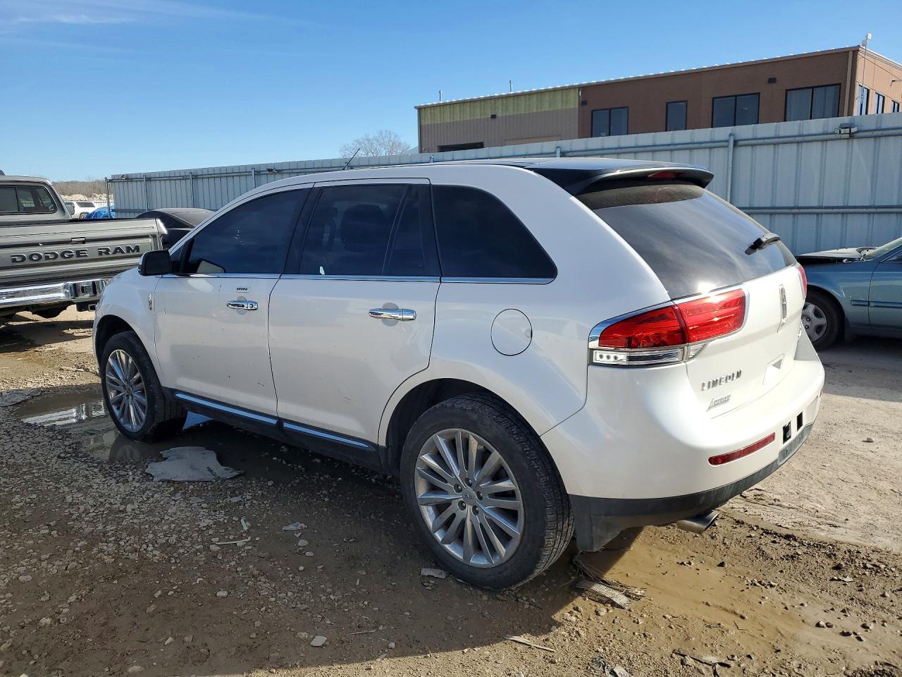 2015 LINCOLN TOWNHOUSE MKX photo 2