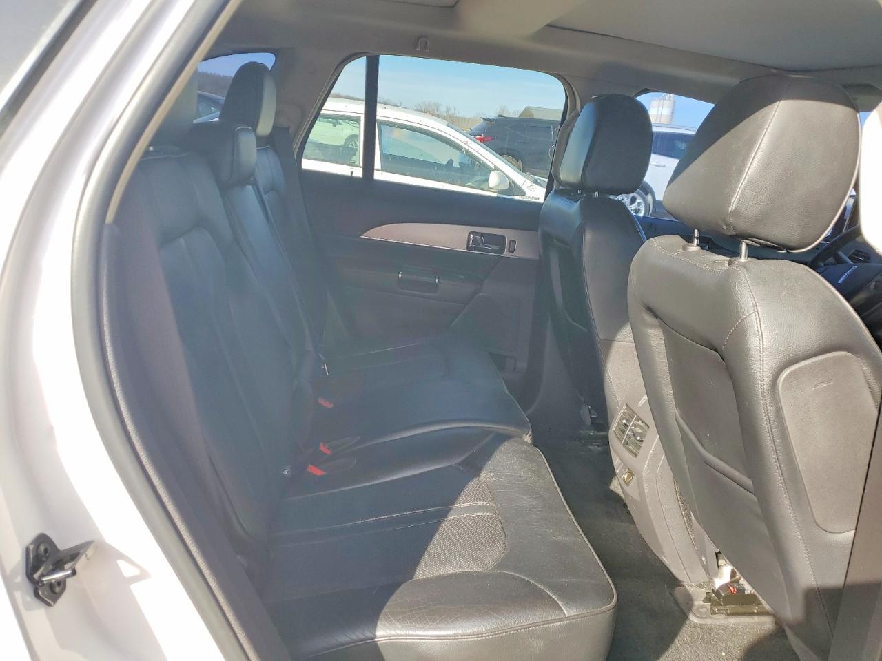 2015 LINCOLN TOWNHOUSE MKX photo 11