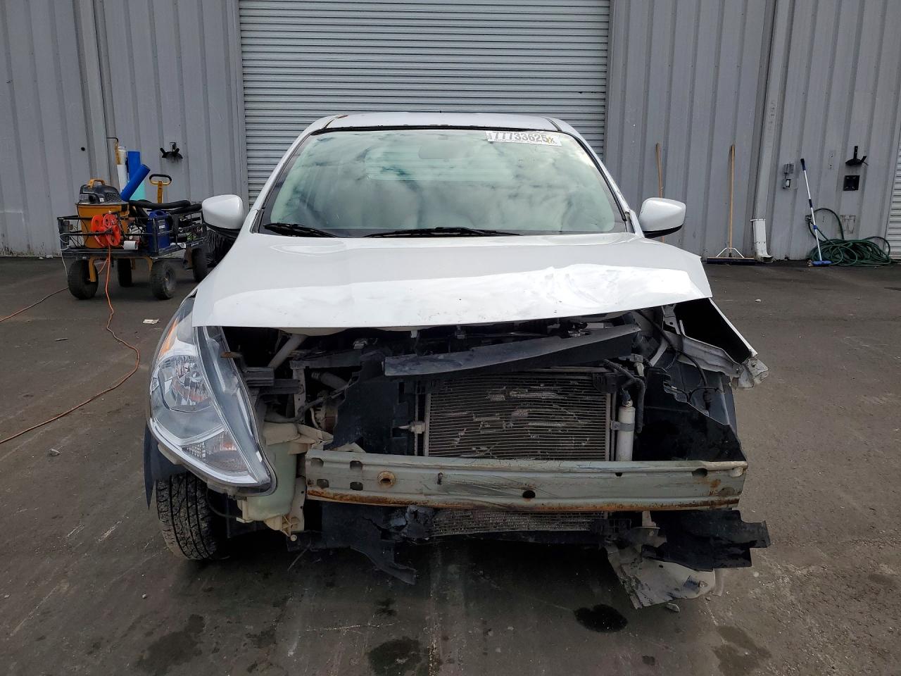 2018 NISSAN VERSA S photo 9
