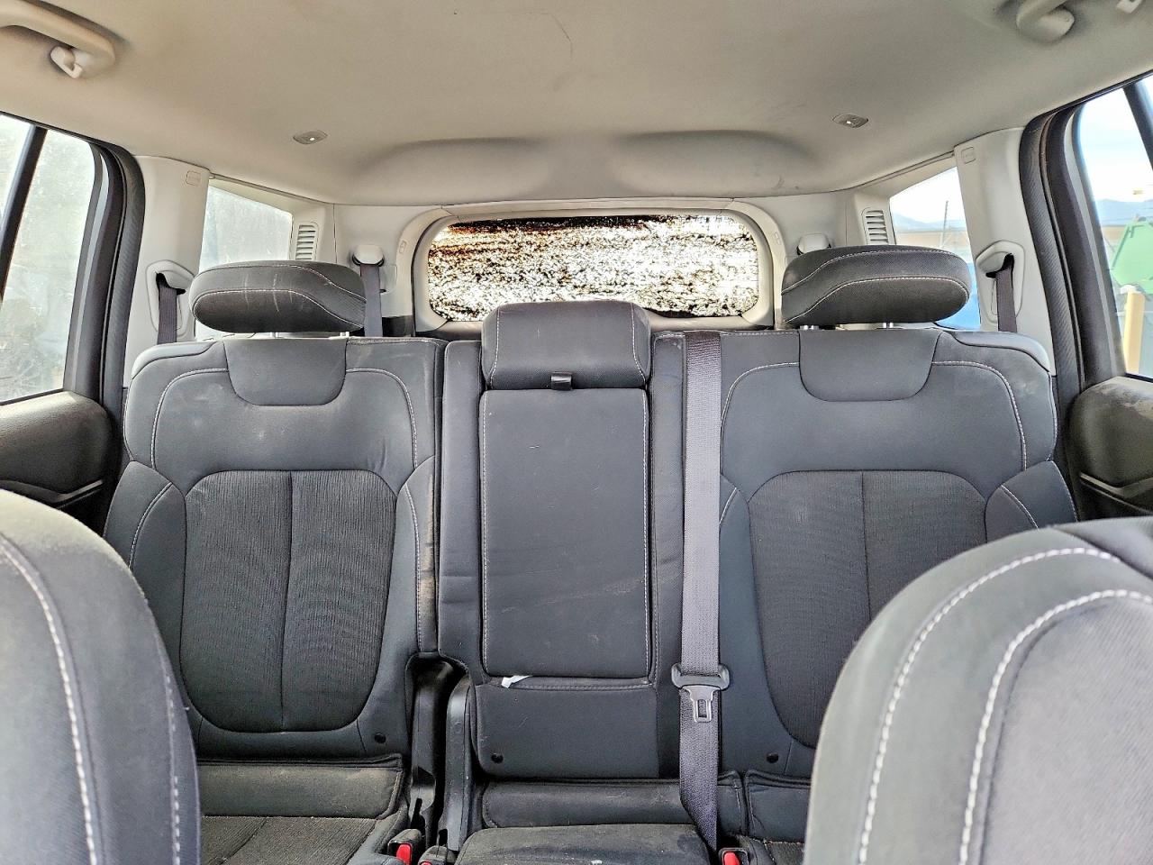 2023 JEEP GRAND CHEROKEE L LAREDO photo 28