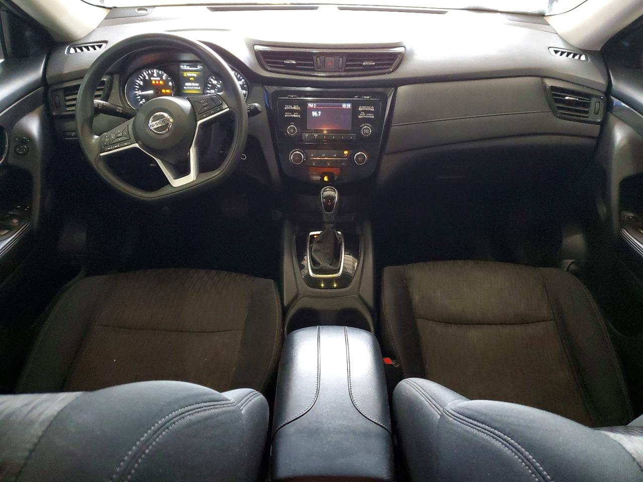 2017 NISSAN ROGUE SV photo 22
