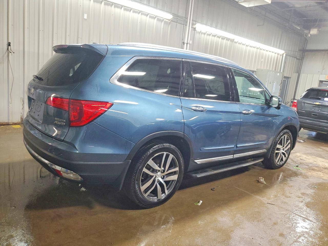 2016 HONDA PILOT TOURING photo 5