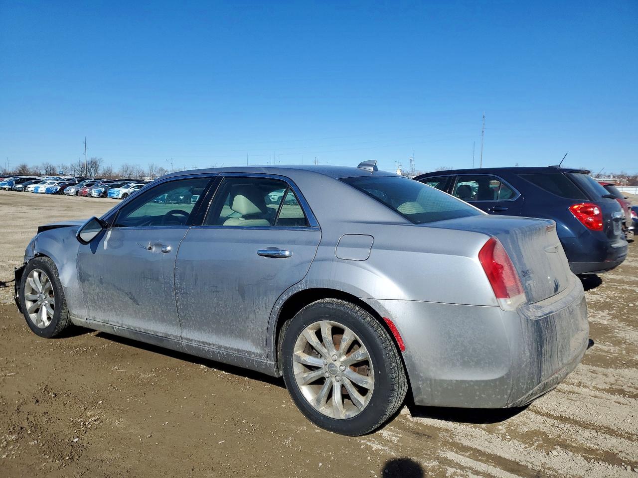 2018 CHRYSLER 300 LIMITED photo 2