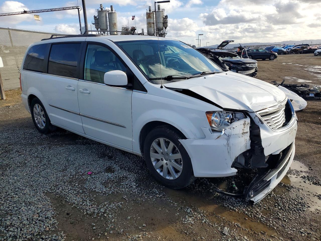 2015 CHRYSLER TOWN & COUNTRY TOURING photo 7