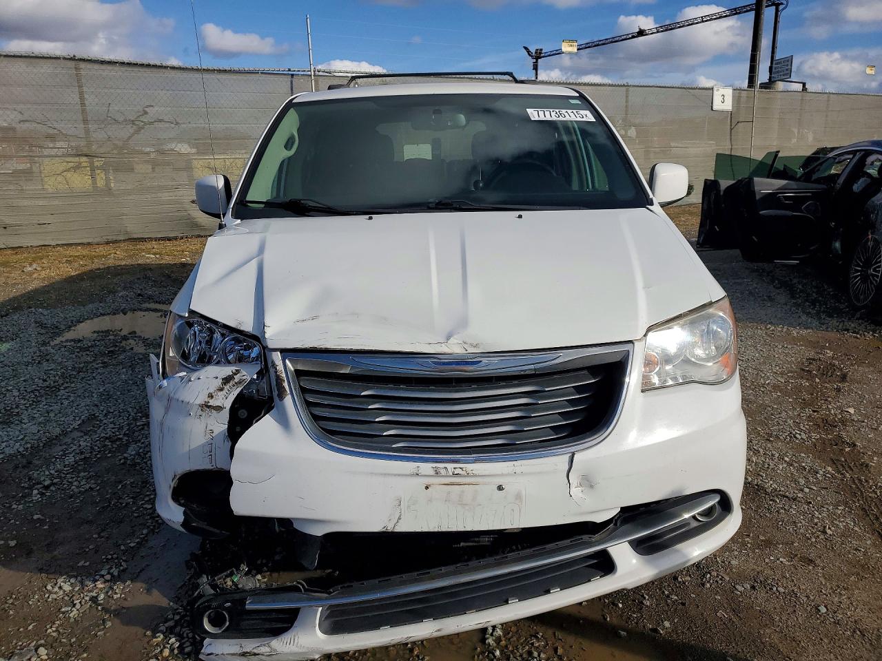2015 CHRYSLER TOWN & COUNTRY TOURING photo 9