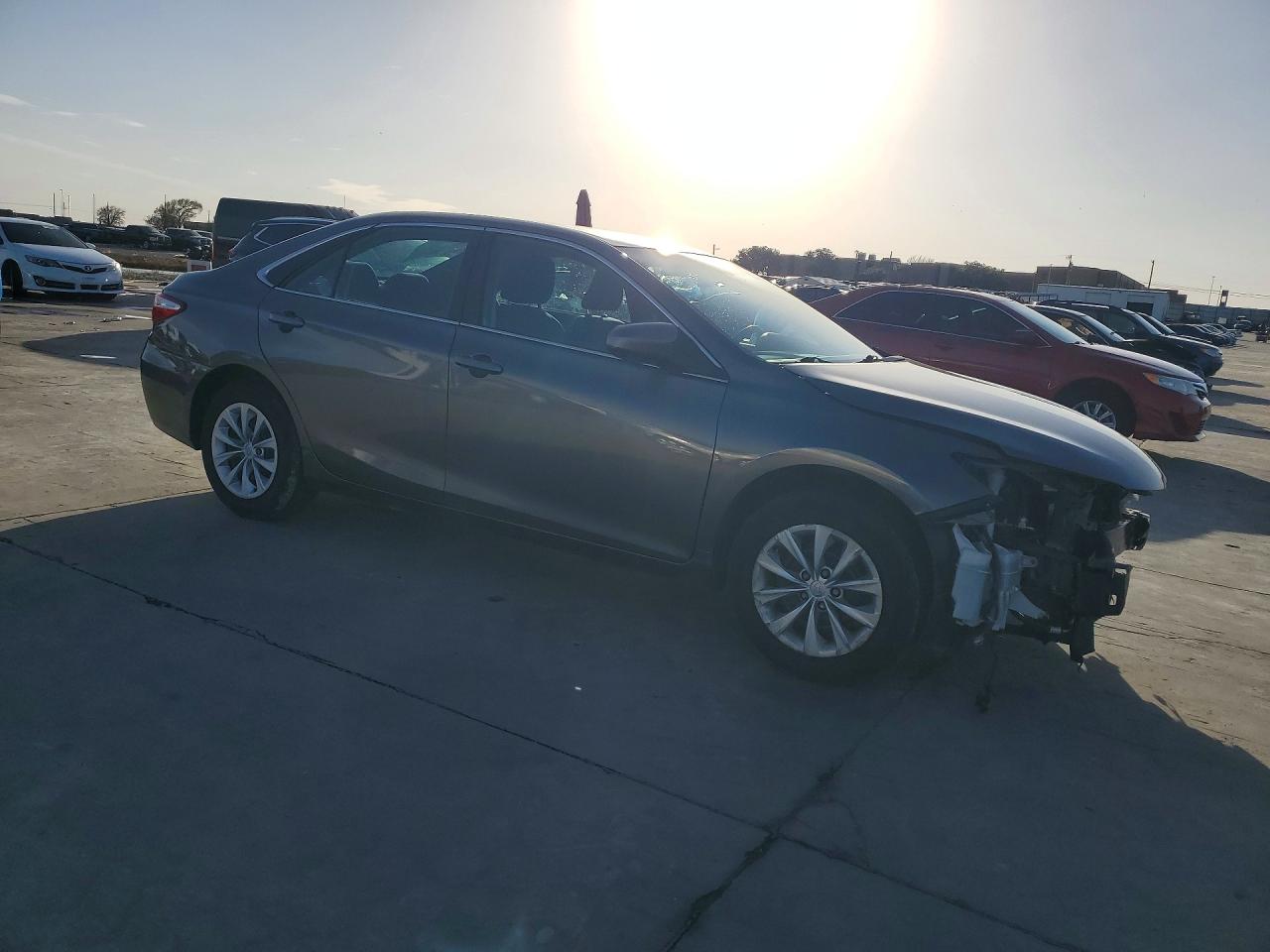 2016 TOYOTA CAMRY LE photo 10