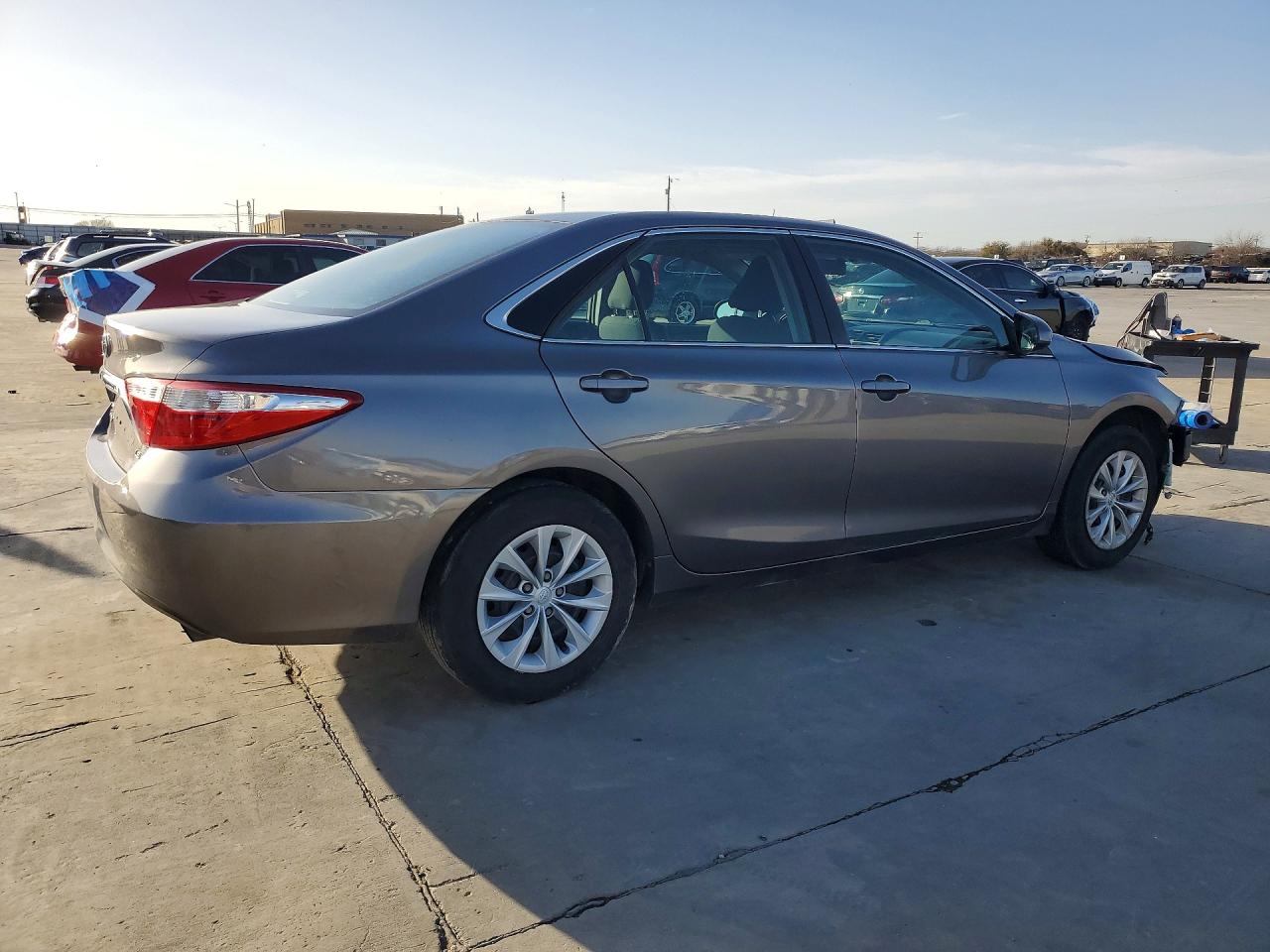 2016 TOYOTA CAMRY LE photo 7
