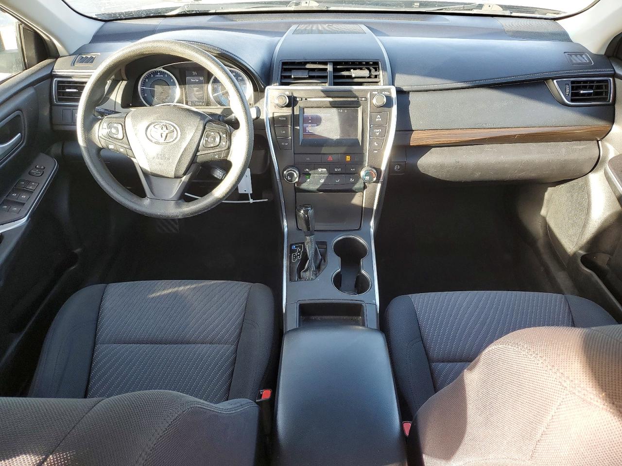2016 TOYOTA CAMRY LE photo 22