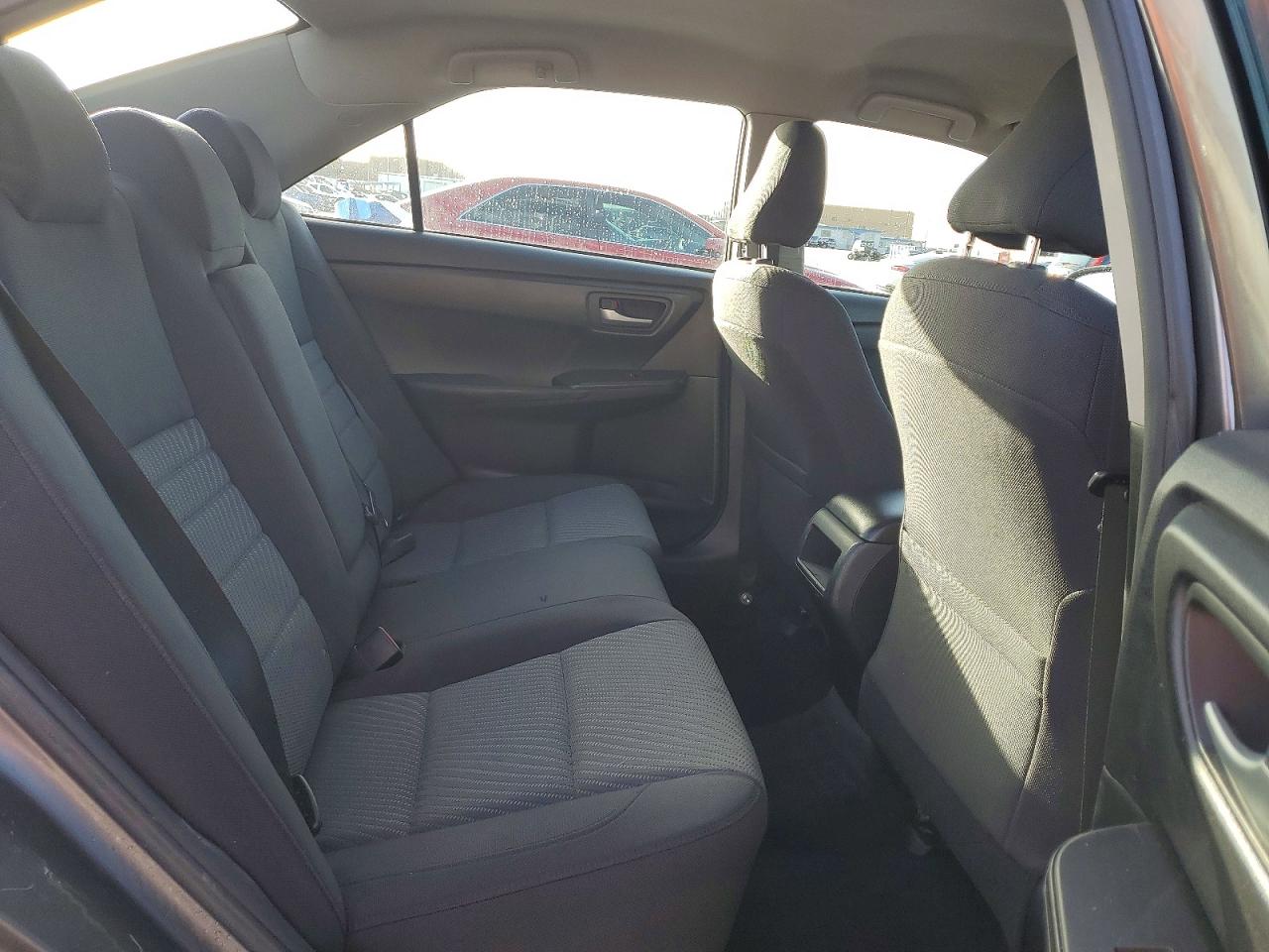 2016 TOYOTA CAMRY LE photo 28