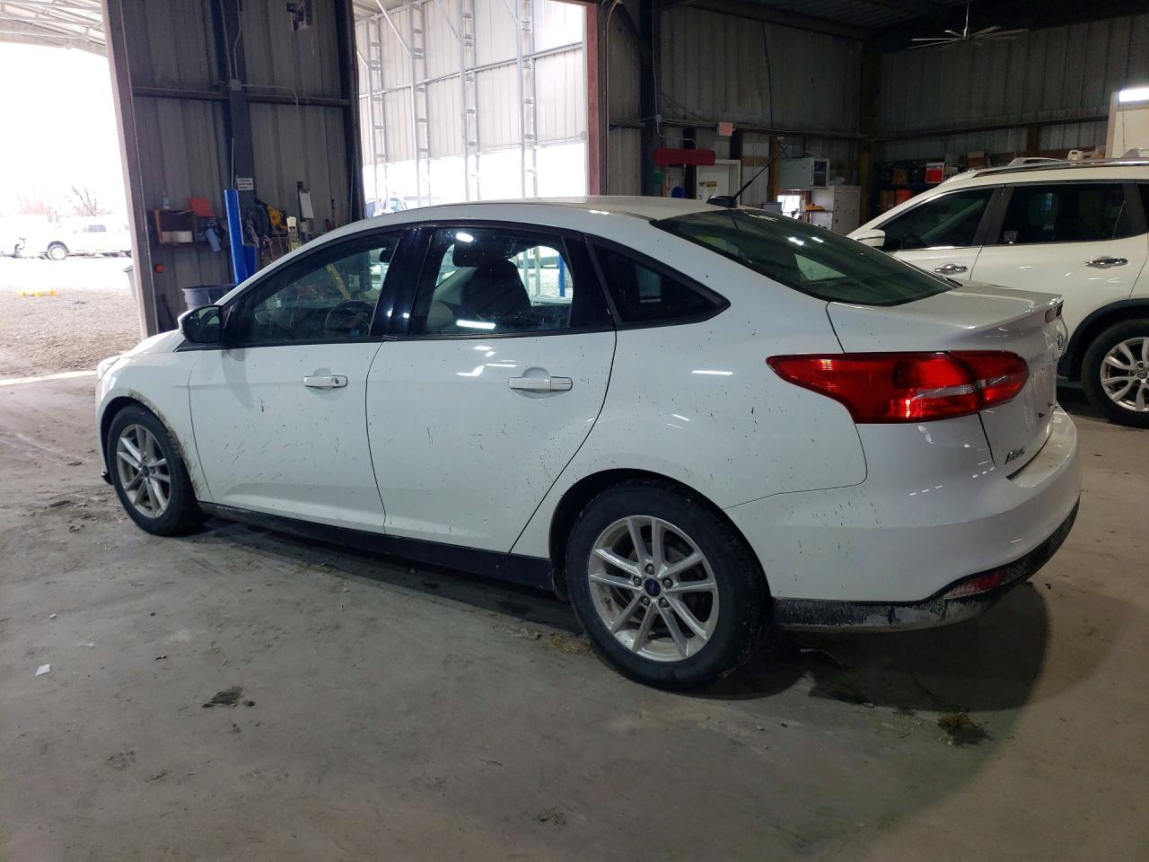 2017 FORD FOCUS SE photo 3