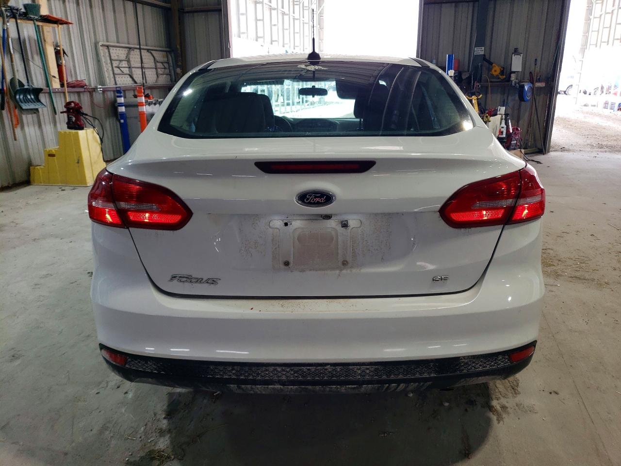 2017 FORD FOCUS SE photo 11