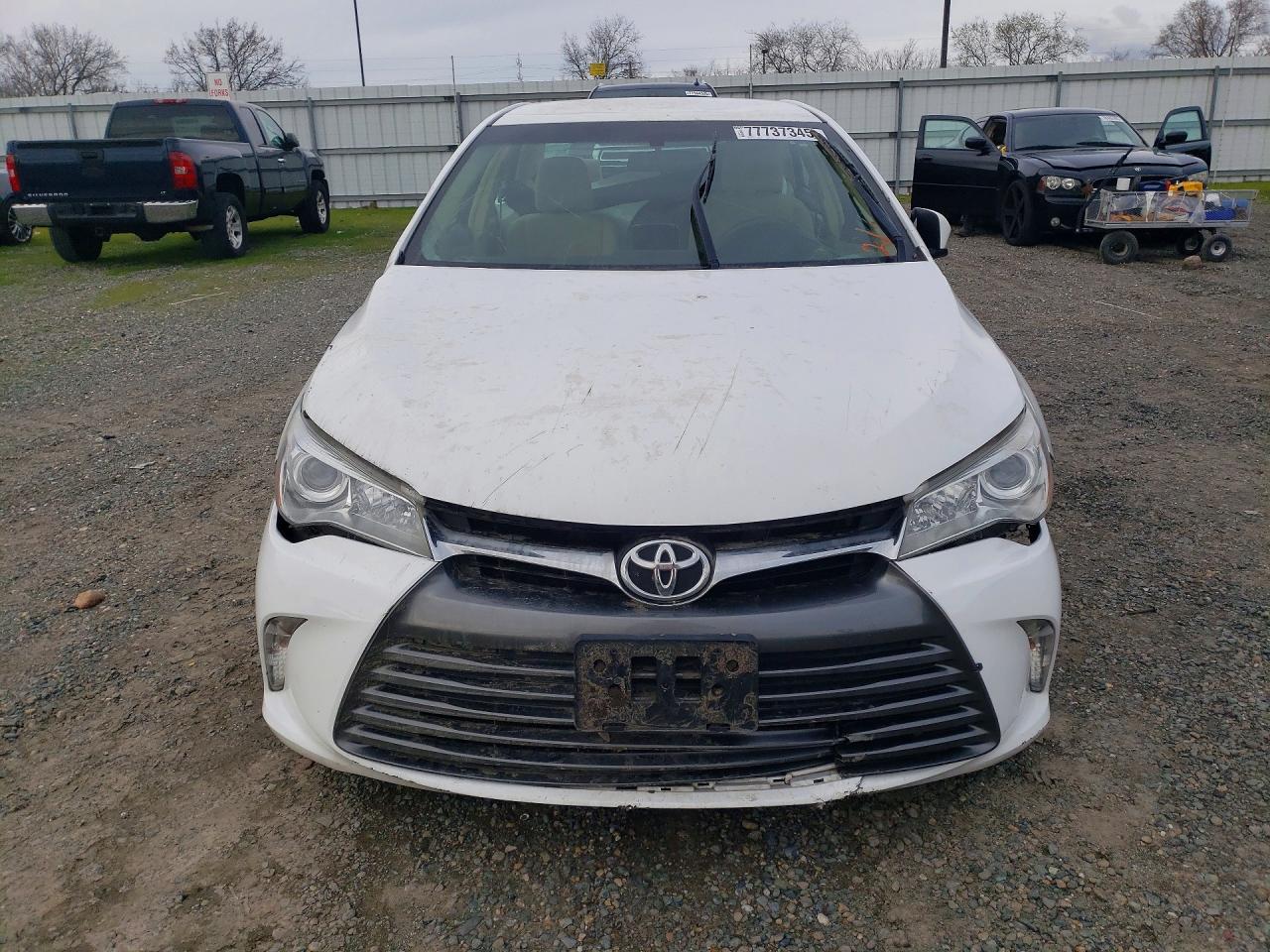 2015 TOYOTA CAMRY LE photo 5