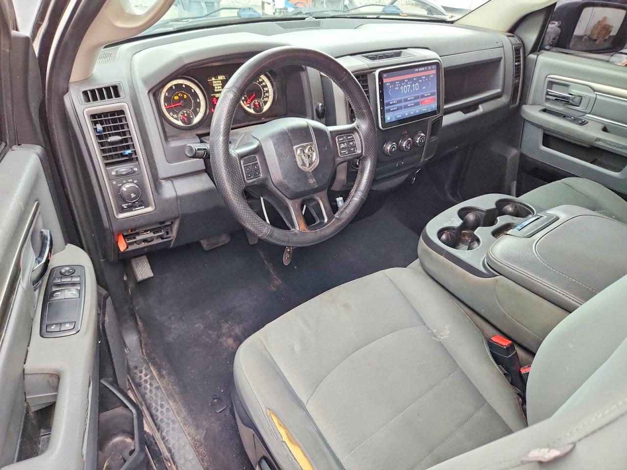 2016 RAM 1500 ST photo 8