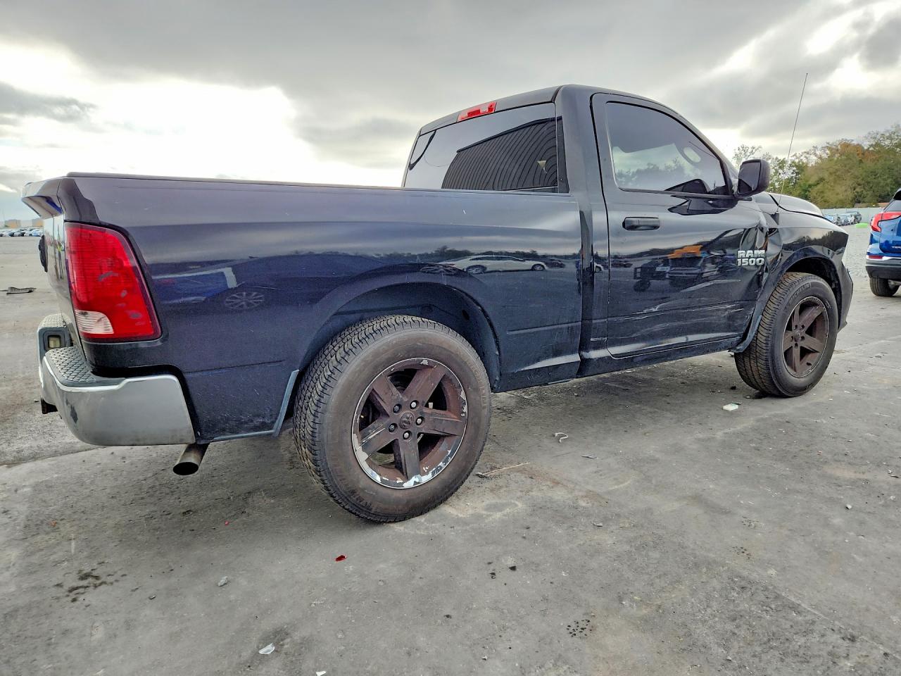 2016 RAM 1500 ST photo 3