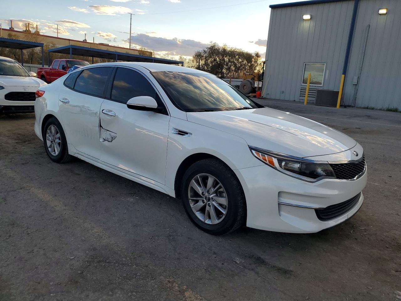 2016 KIA OPTIMA LX photo 4