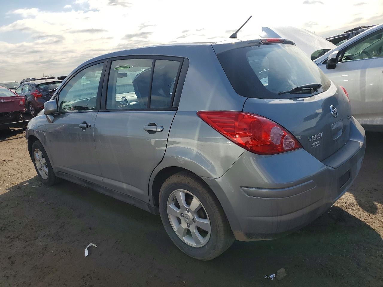 2012 NISSAN VERSA S photo 3