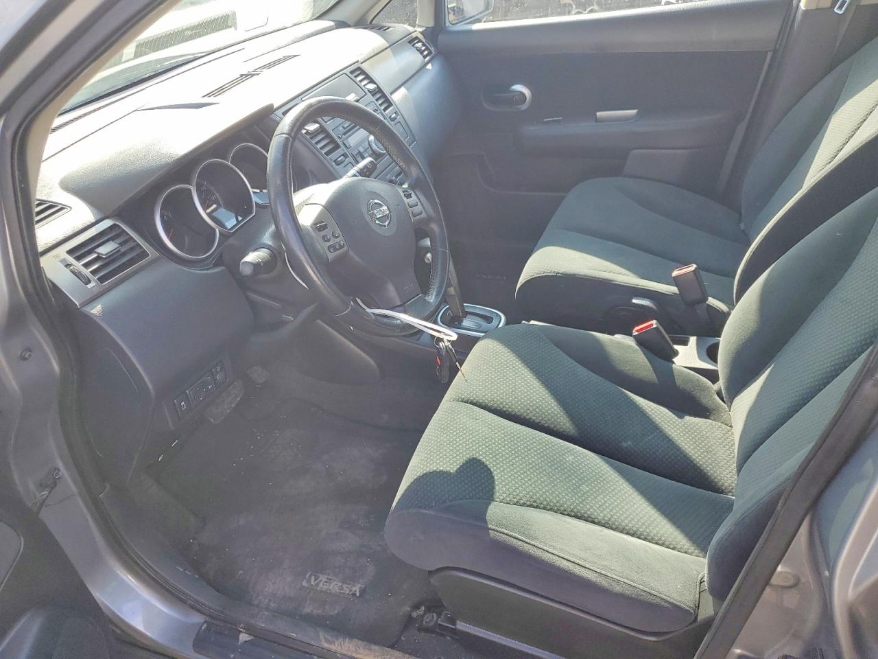 2012 NISSAN VERSA S photo 13