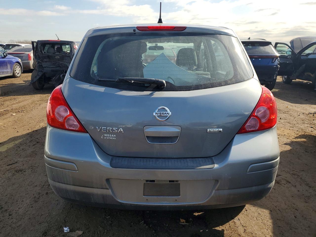 2012 NISSAN VERSA S photo 11
