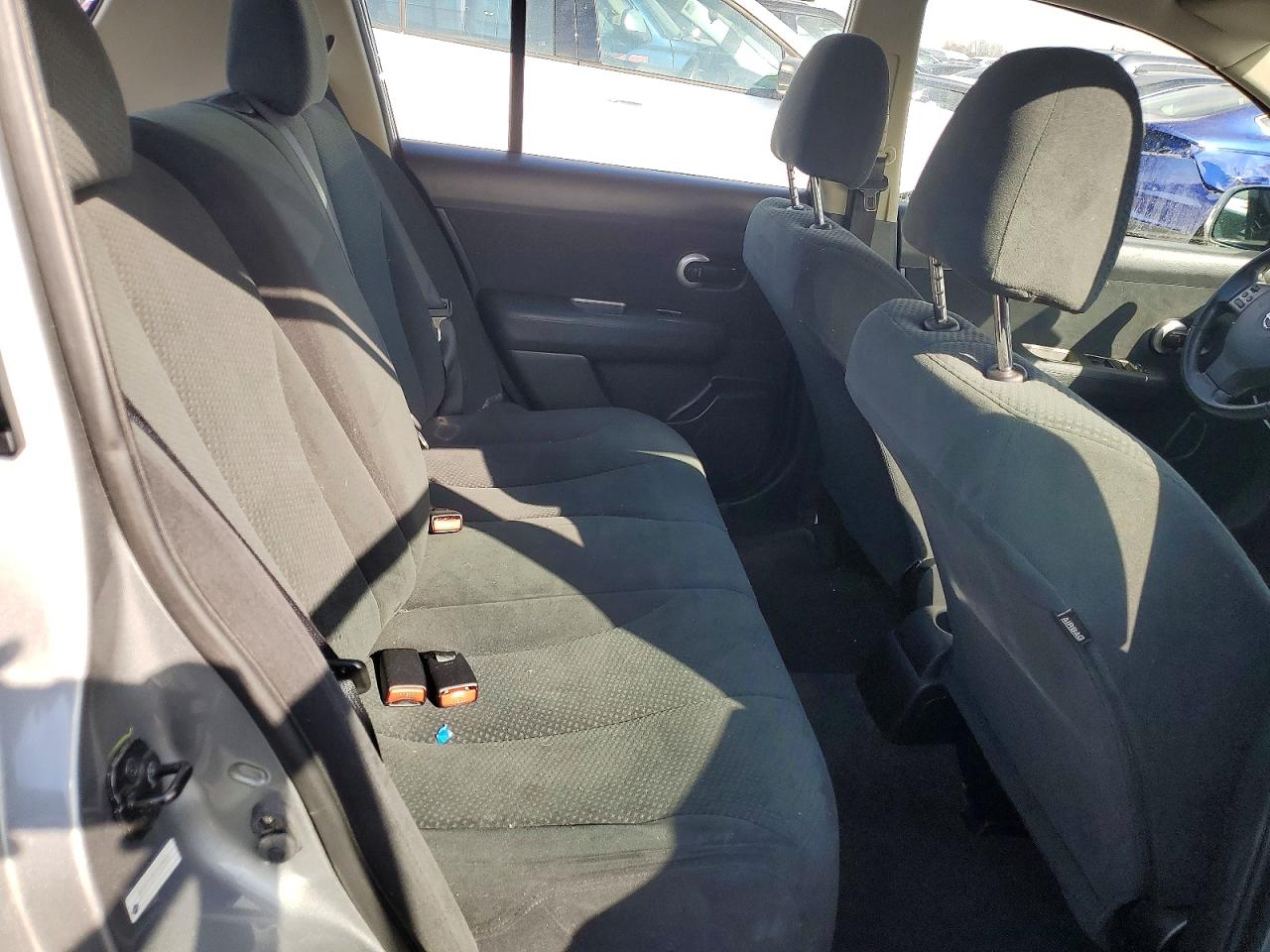2012 NISSAN VERSA S photo 19