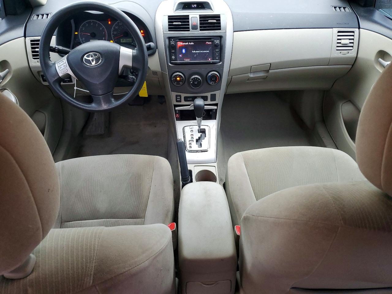 2013 TOYOTA COROLLA LE photo 15