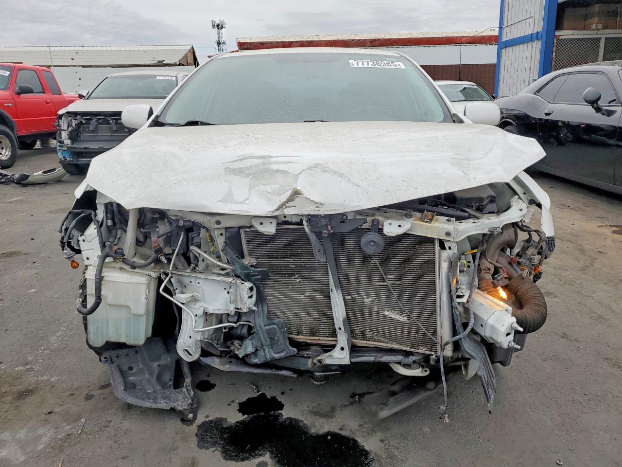 2013 TOYOTA COROLLA LE photo 9