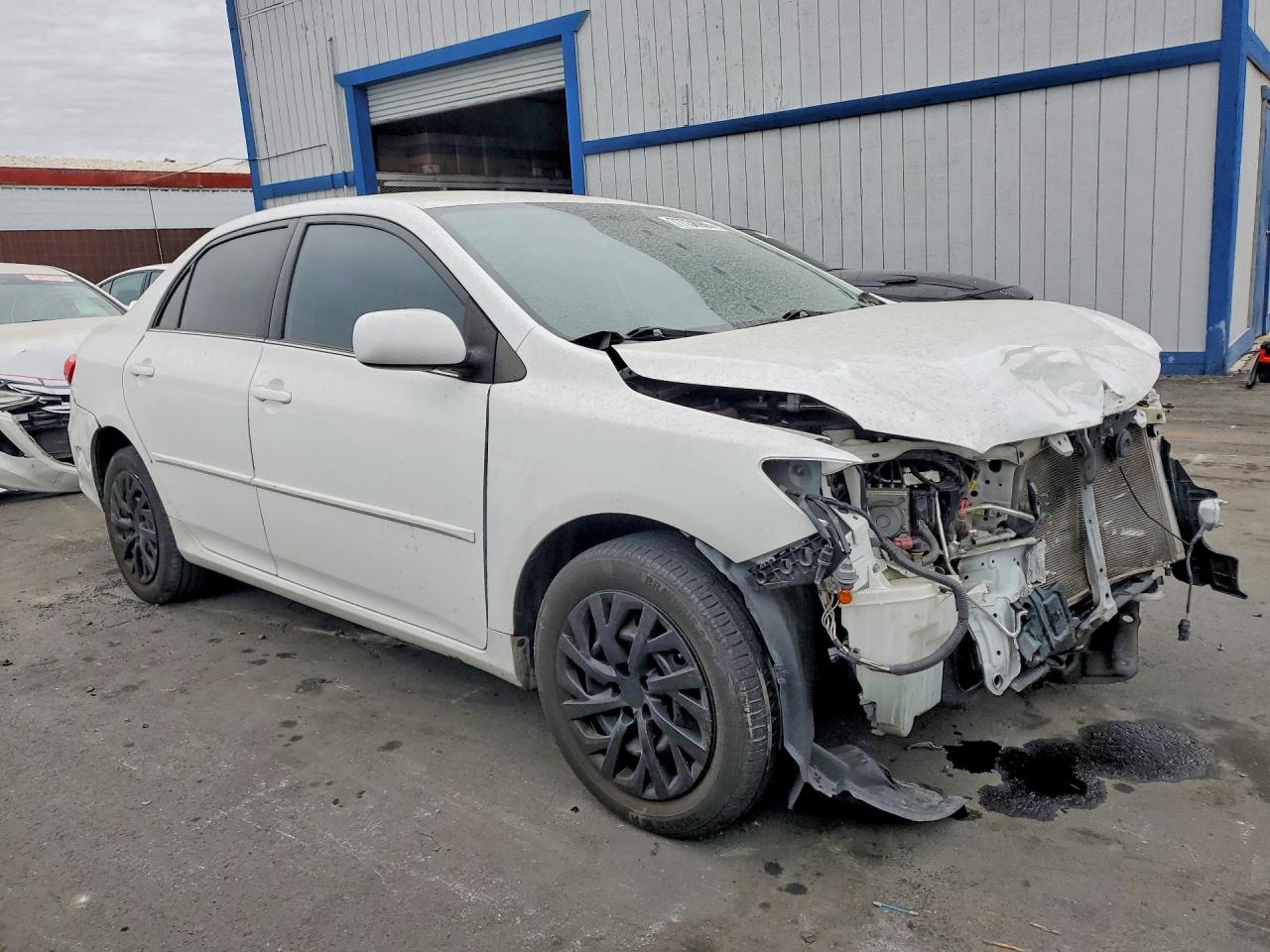 2013 TOYOTA COROLLA LE photo 7
