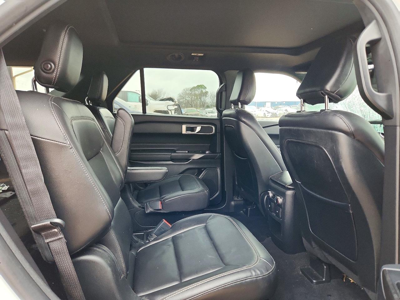 2020 FORD EXPLORER XLT photo 11