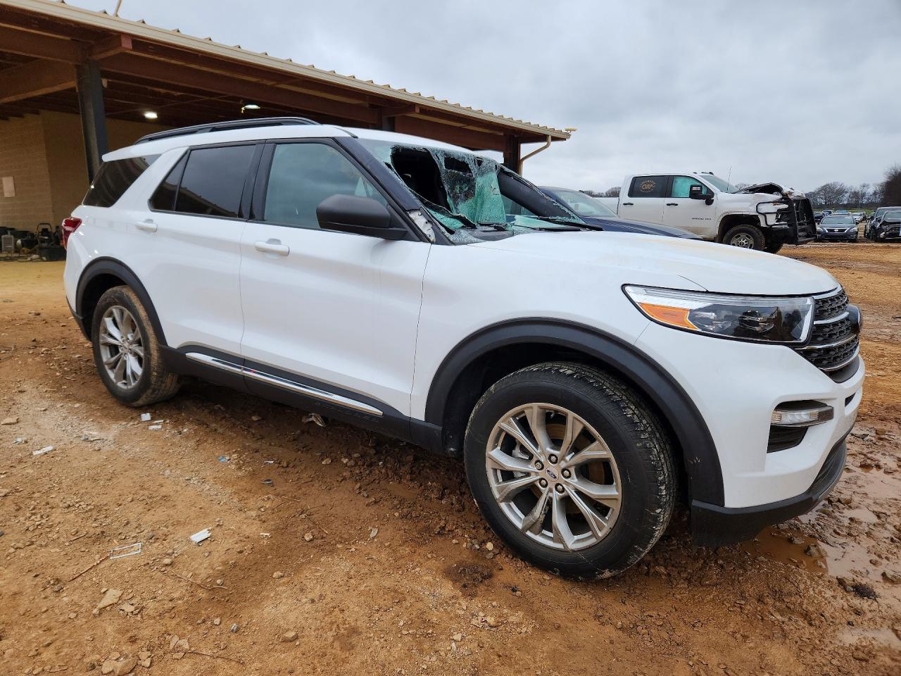 2020 FORD EXPLORER XLT photo 4