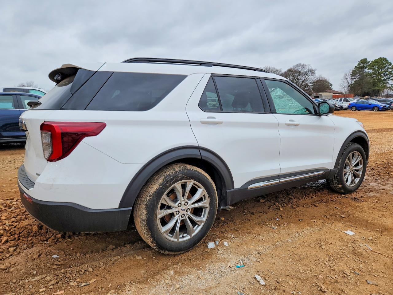 2020 FORD EXPLORER XLT photo 3