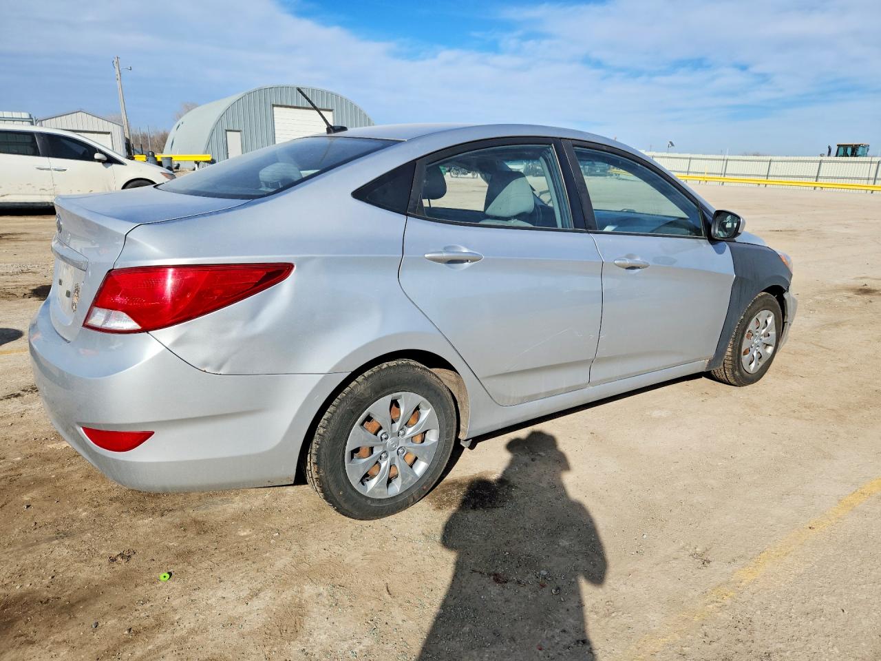 2017 HYUNDAI ACCENT SE photo 3
