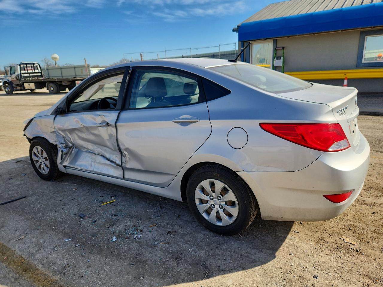 2017 HYUNDAI ACCENT SE photo 2