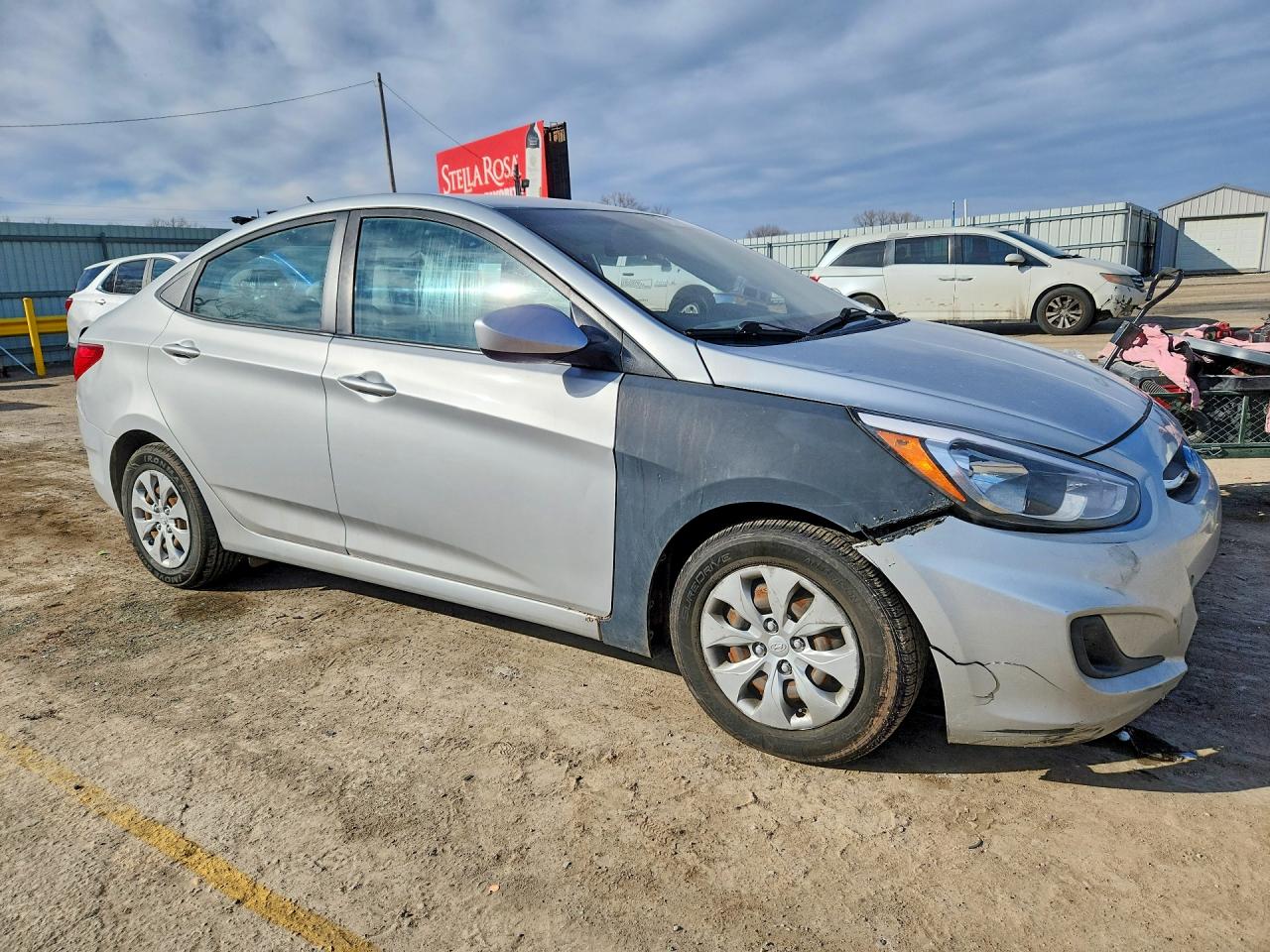 2017 HYUNDAI ACCENT SE photo 4