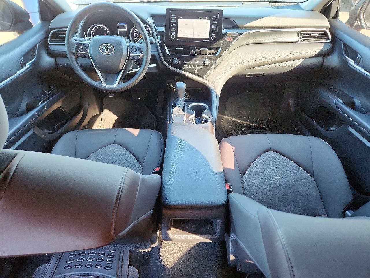 2022 TOYOTA CAMRY LE photo 8