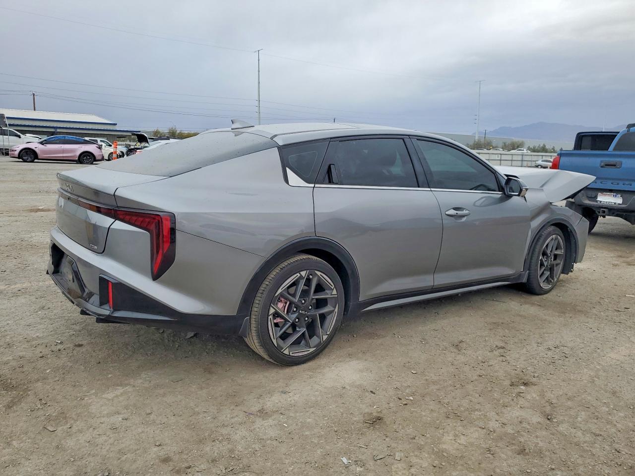 2025 KIA K4 GT-LINE photo 3