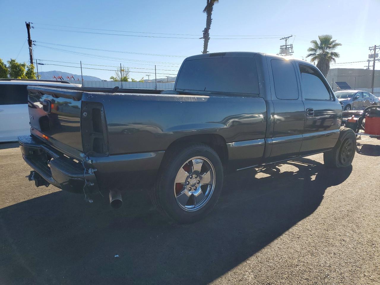2005 CHEVROLET SILVERADO photo 5