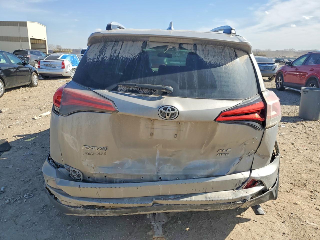 2016 TOYOTA RAV4 XLE photo 6