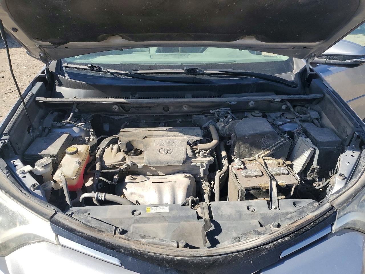 2016 TOYOTA RAV4 XLE photo 12