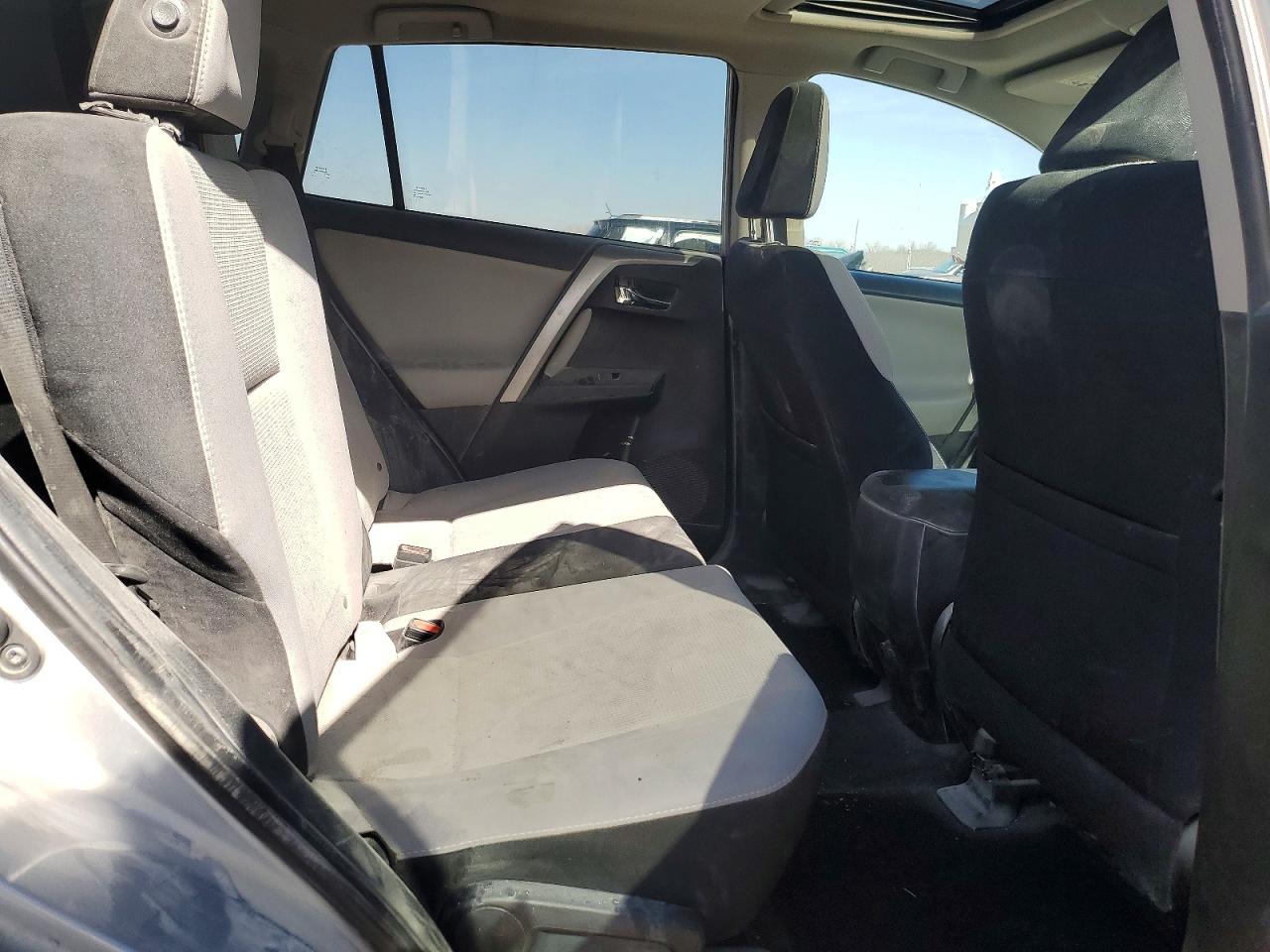 2016 TOYOTA RAV4 XLE photo 11