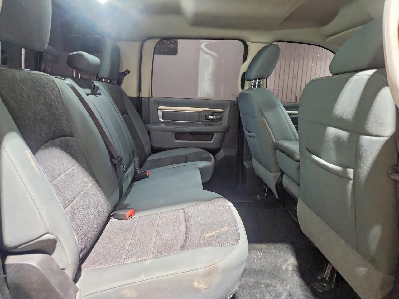 2014 RAM 1500 SLT photo 19