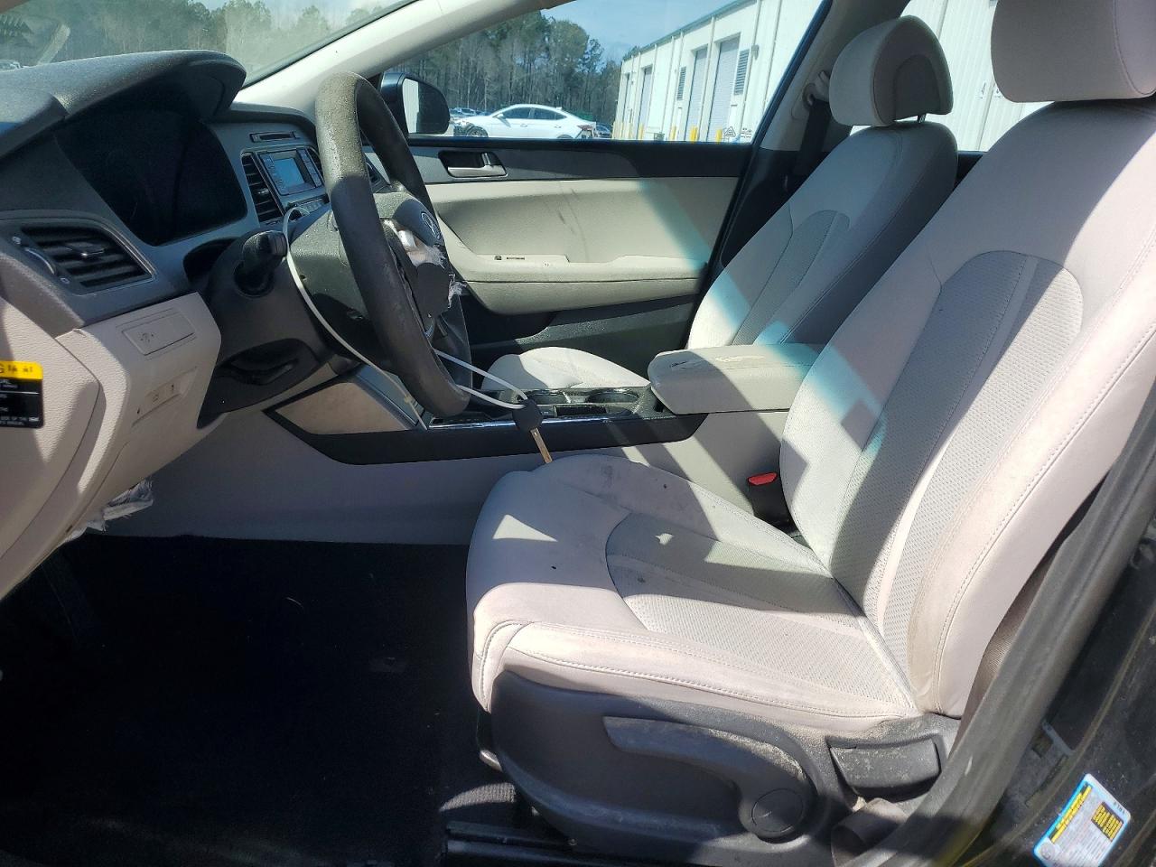 2017 HYUNDAI SONATA SE photo 7