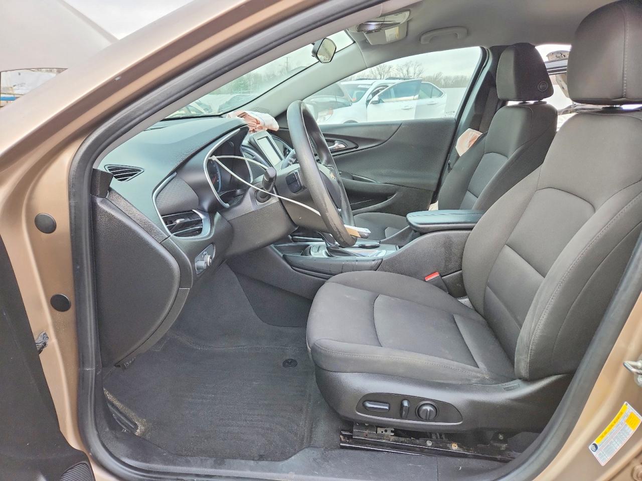 2018 CHEVROLET MALIBU LT photo 13