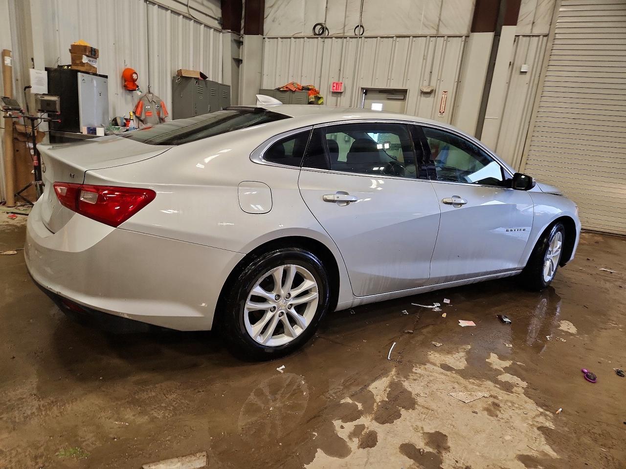 2017 CHEVROLET MALIBU LT photo 5