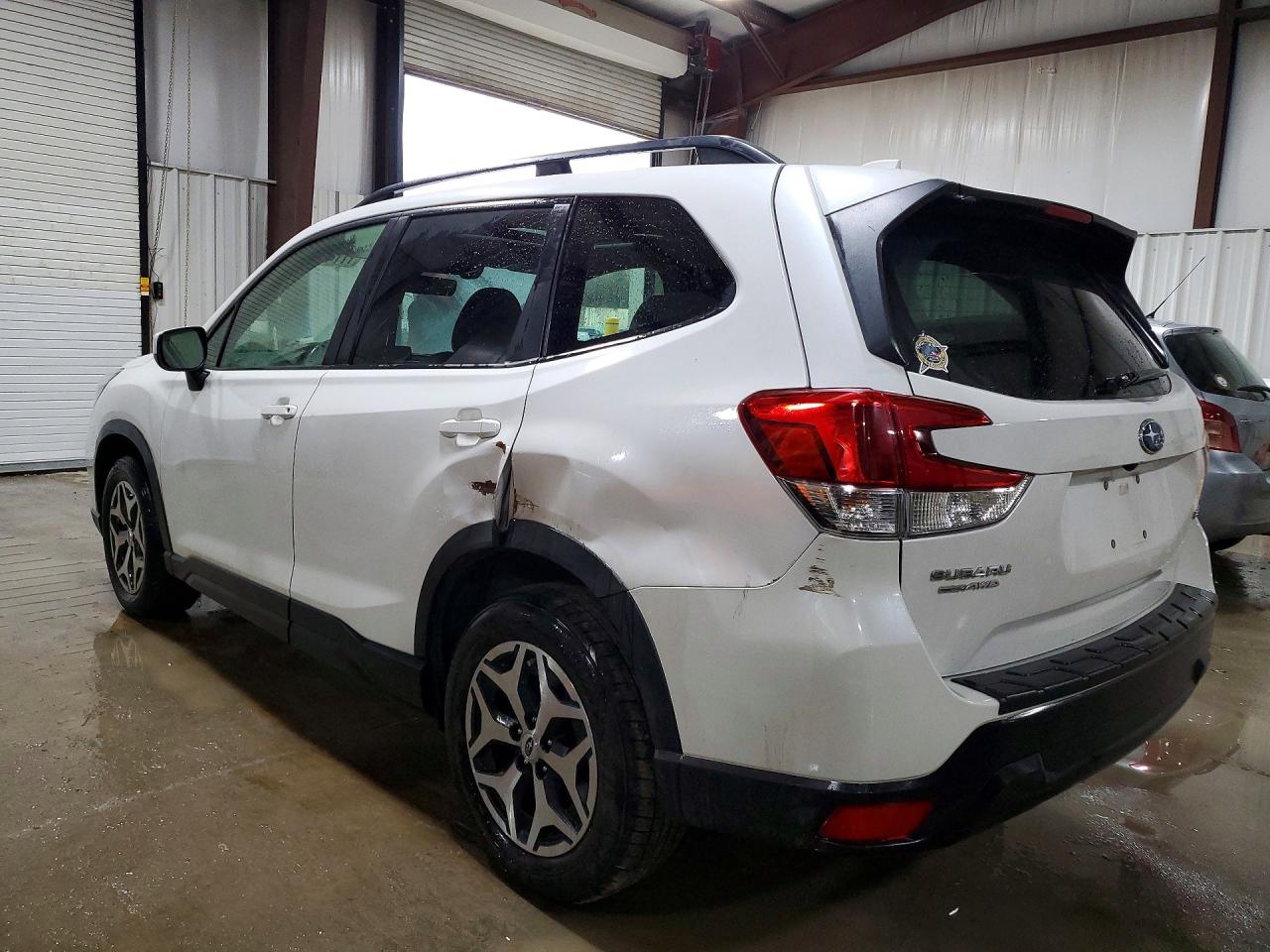 2020 SUBARU FORESTER PREMIUM photo 2