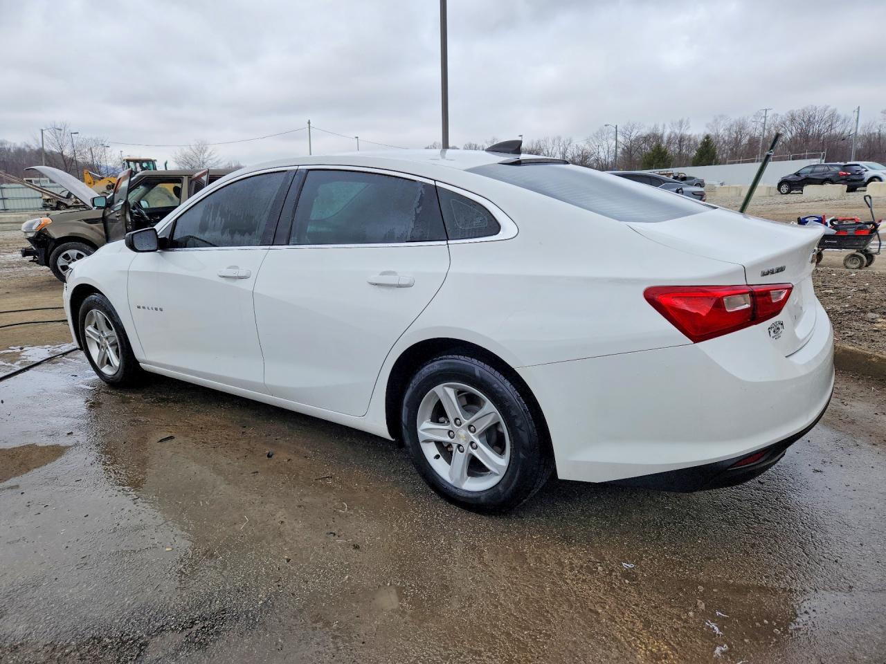 2020 CHEVROLET MALIBU LS photo 3